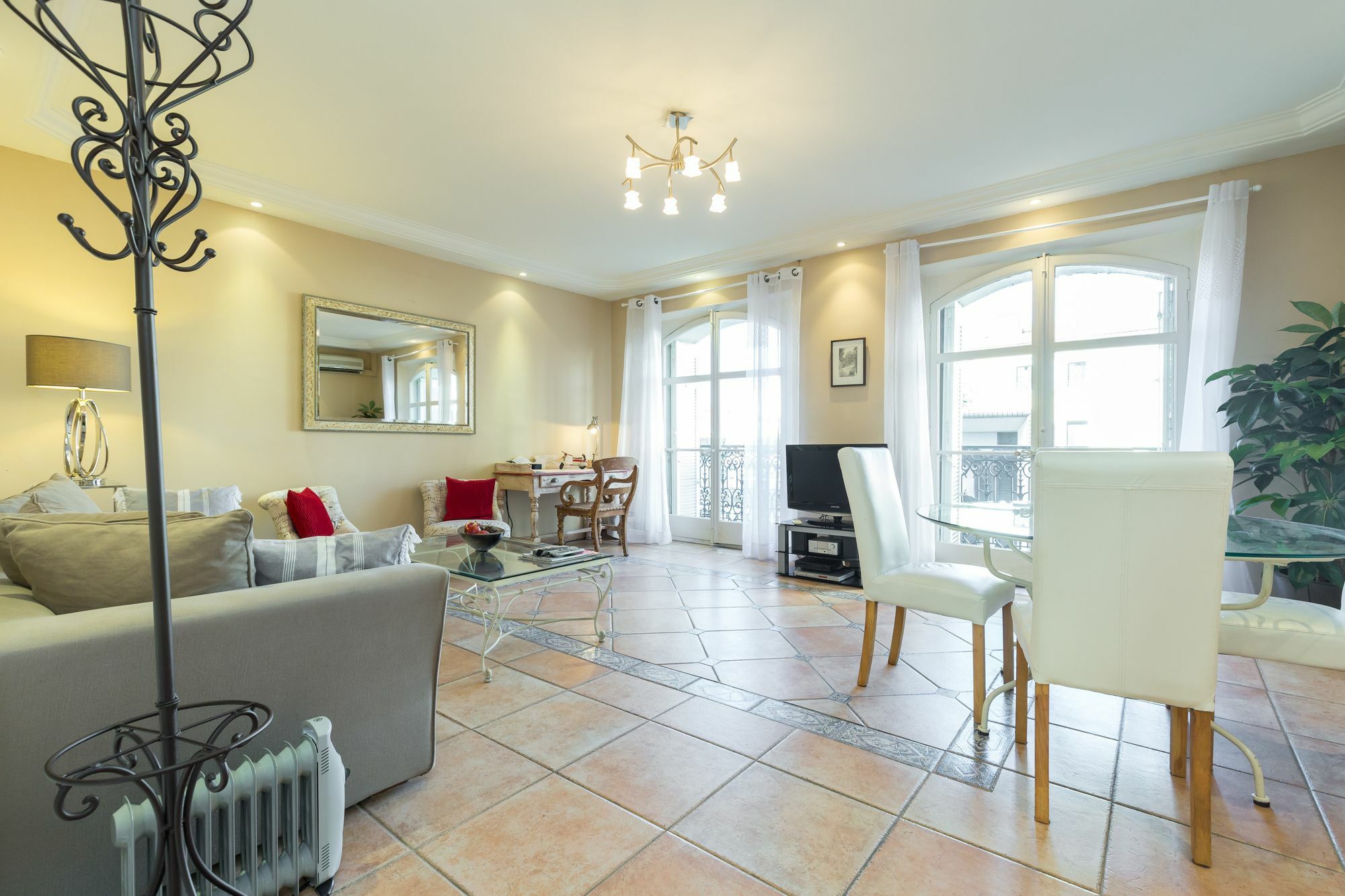 Lovely 2 Bed 2 Bath Apartment In Cannes On Rue Antibea Easy Walk To The Palais 224 מראה חיצוני תמונה